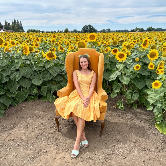 Meet your Posher, Abby - Picture 7 of 16